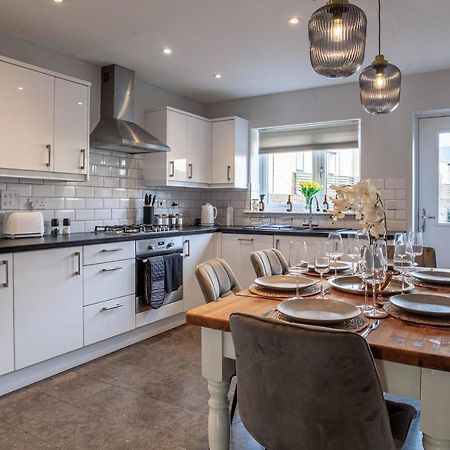Modern 3 Bedroom House With Parking Бат Экстерьер фото