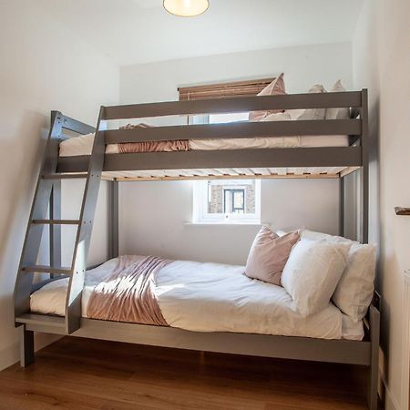 Modern 3 Bedroom House With Parking Бат Экстерьер фото
