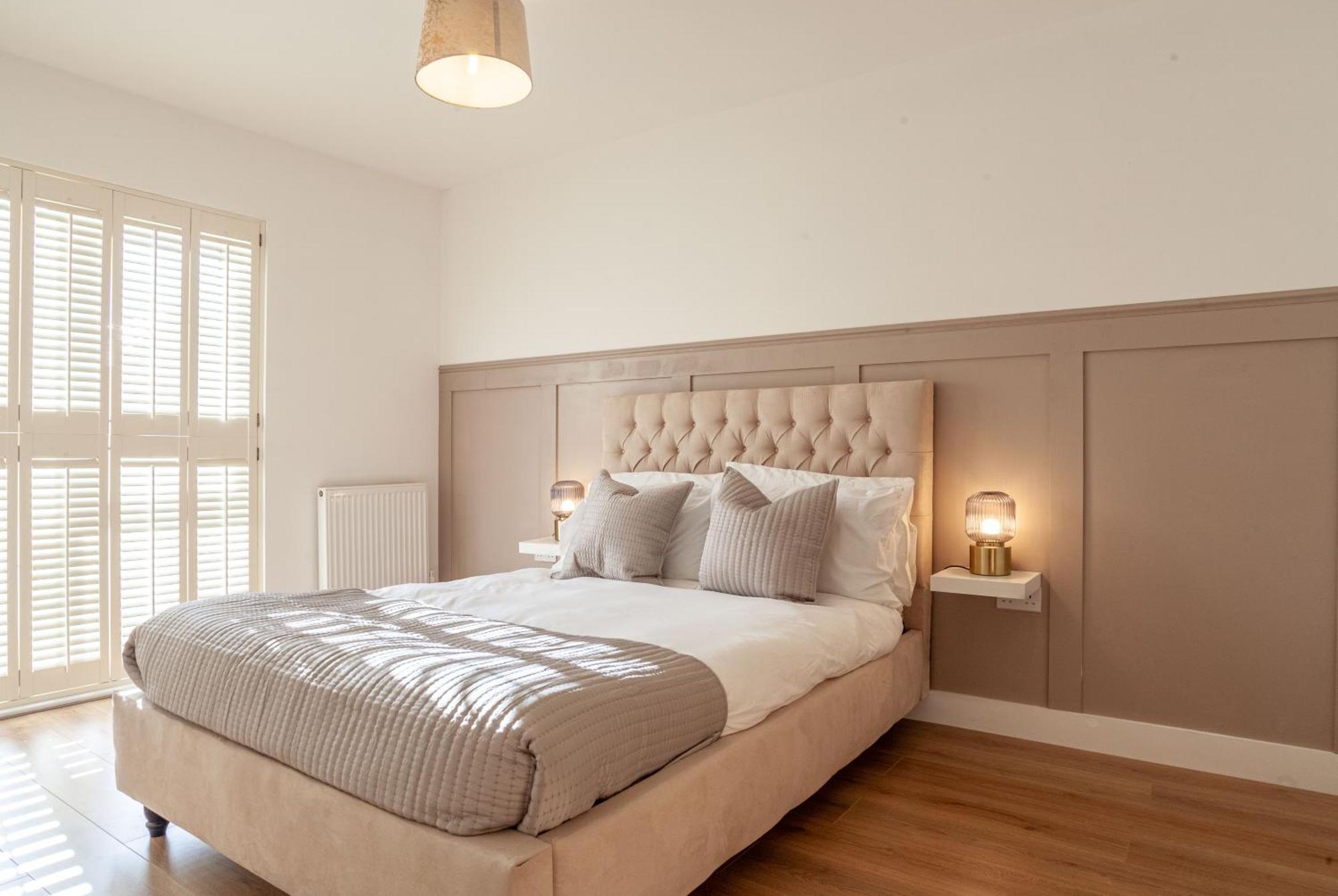 Modern 3 Bedroom House With Parking Бат Экстерьер фото